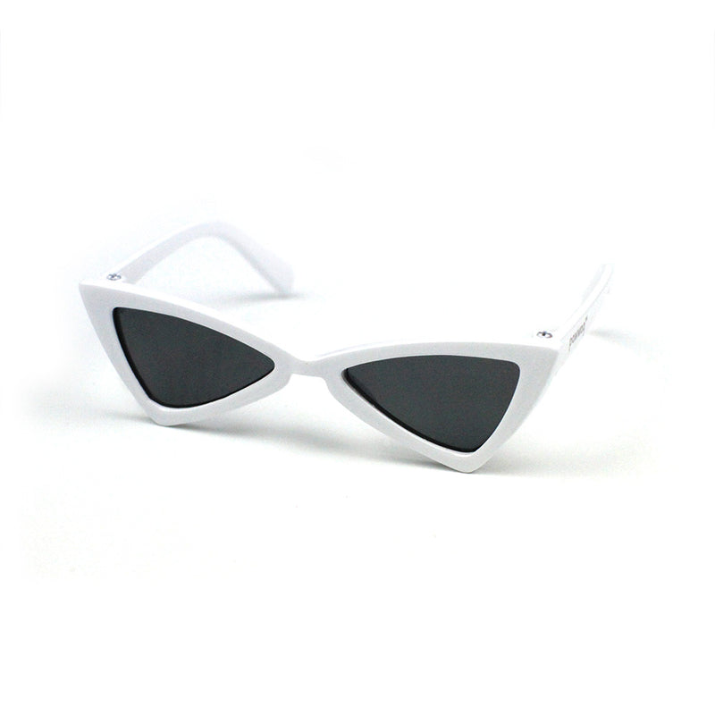 Chanel Cat Eye Pearl Sunglasses in White | Lyst